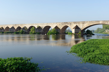 Fototapeta na wymiar Beaugency old bridge in Loire valley