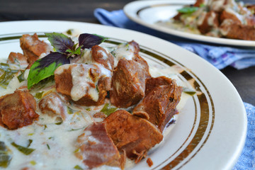 Healthy cooking: macro of goulash with white sauce