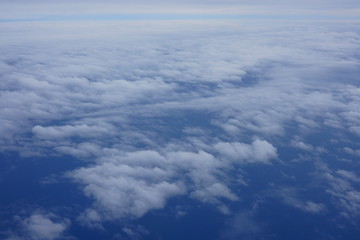 眼下に広がる雲