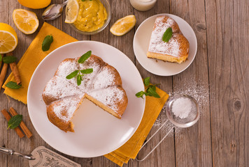 Cake with lemon cream filling. 