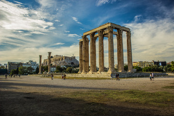 Obraz premium Zeus temple in Athens 0 capital of Greece open air museum famous world heritage destination place for tourists from whole world