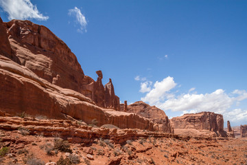 Park Aveneu viewpoint, red mountain, rare formations, arches national park