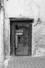 Fototapeta na wymiar Old doors in old Moroccan city