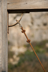 Mesnetteki paslı çelik tel