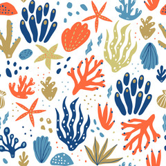 Fototapeta na wymiar Seaweeds and shells hand drawn seamless pattern. Marine life vector wrapping paper. Coral and scallop in scandinavian style. Underwater plants textile ornament