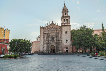 Obraz premium 20 czerwca 2019 San Luis Potosí, Meksyk: Kościoły w historycznym centrum kolonialnego miasta San Luis Potosí Meksyk
