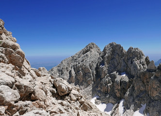 altezza, silenzio, spiritutralità nella panoramica scalata al Gran Sasso in Abruzzo, Italia