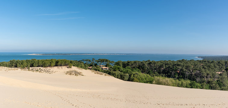 BASSIN D'ARCACHON (France), l'océan, la presqu'île du Cap Ferret et le bassin vus de la dune du Pilat	