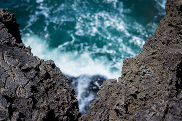 Obraz premium Stones on the background of the sea