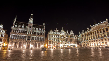 Fototapeta na wymiar Grand Place buildings from Brussels at night, Belgium