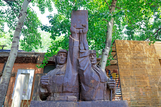 worker sculpture, 798 art area, Beijing, China
