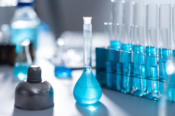 Laboratory equipment, Laboratory glassware for chemical laboratories