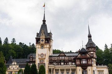 Fototapeta premium Scenic picture of the Peles Castle in Sinaia, Romania