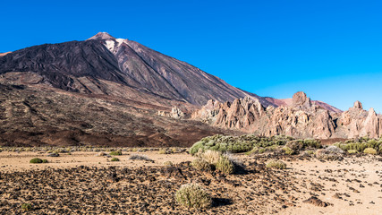 A sandy plateau at the bottom of the ancient Caldera