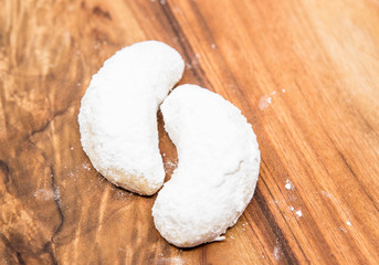 Almond cookies