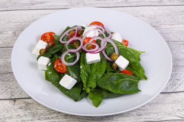 Salad with feta and spinach
