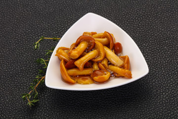 Pickled honey agaric