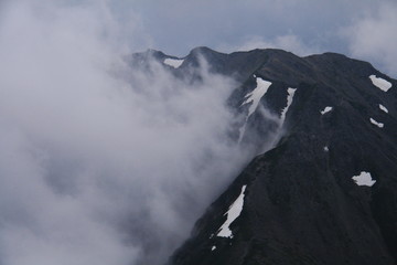 南アルプス　白峰三山テント縦走　間ノ岳から濃鳥岳を望む