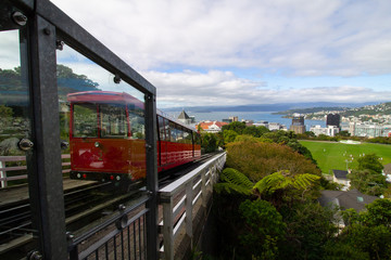 Fototapeta na wymiar Cable car heading to Wellington from top of mountain