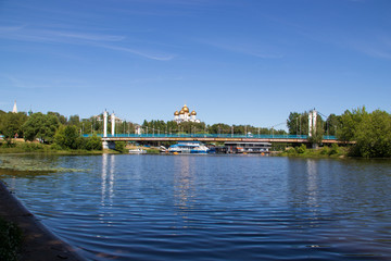 Fototapeta premium Yaroslavl; view of Kotoroslnaya embankment from the side of the Damansky island