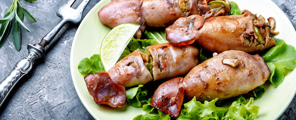 Grilled squid with vegetables