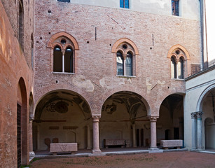 Fototapeta na wymiar Courtyard of Ducal Palace in Mantova