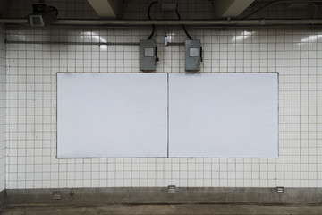 Obraz premium Billboard template in subway station