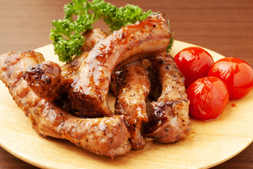 醤油ソースのスペアリブ