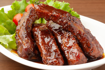 煮込みスペアリブ