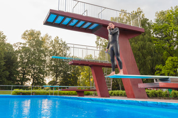Professionelles Schwimmtraining Mann im schwimmbad 