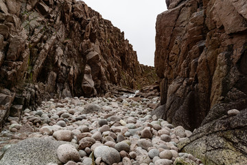 Rocky gorge on the shore of the Barents Sea