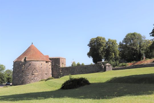 Ville de Langres - Fortifications et chemin de ronde - D&eacute;partement de la Haute Marne