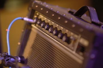 EQUIPO DE AMPLIFICADOR DE GUITARRA