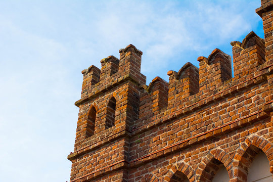 Castillo medieval siglo pasado ladrillos