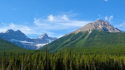 Fototapeta premium snowcapped rocky mountains