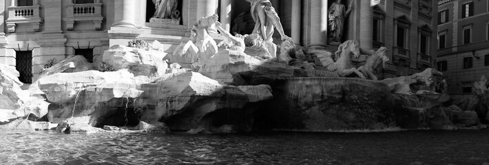 Details of the famous Trevi fountain