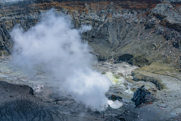 El Volc&aacute;n Po&aacute;s es uno de los volcanes m&aacute;s populares en Costa Rica. Principalmente debido a la proximidad a San Jos&eacute;. Po&aacute;s es uno de los mas activos y m&aacute;s grandes en el mundo.