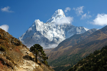 Vue d& 39 Ama Dablam sur le trekking au camp de base d& 39 Everest, Népal