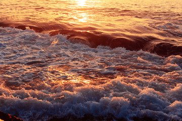 Olas al atardecer