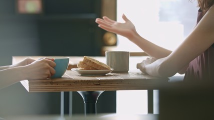 Fototapeta na wymiar カフェ・女性