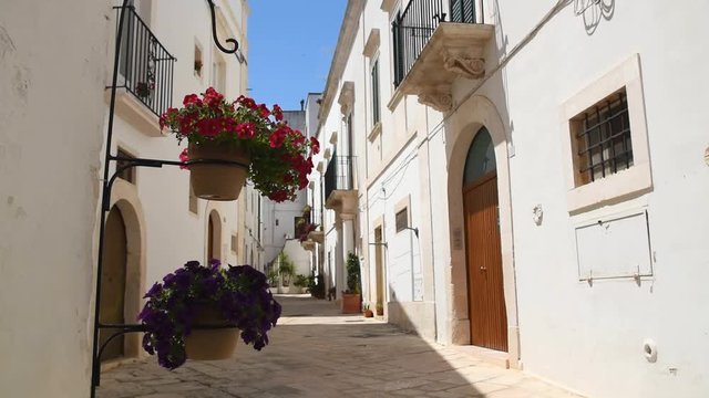 Alleyway. Locorotondo. Puglia. Italy.