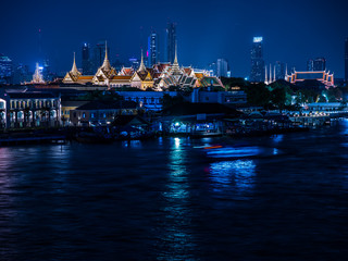 Fototapeta premium What a beautiful view of the Chao Praya River Bangkok ,Thailand.