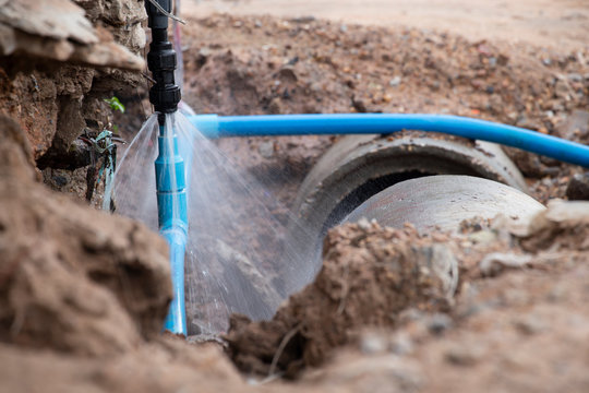 6 Basic Steps to Stop a Burst Pipe from Getting Out of Control