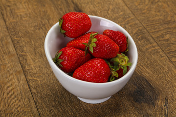 Sweet strawberry in the bowl