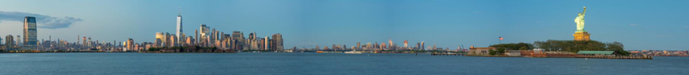 Fototapeta na wymiar Panoramic photo of New York City