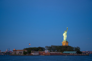 Fototapeta na wymiar Statue of Liberty at night