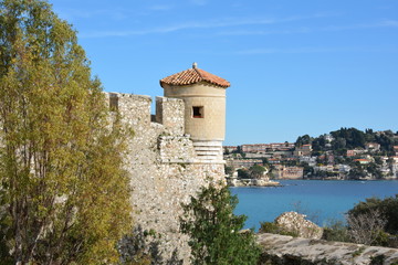 Fototapeta na wymiar France, côte d'azur, la citadelle saint Elme à Villefranche sur mer. Classée monument historique, elle surplombe une des plus belles rades dans un cadre exceptionnel.