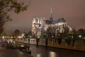 Fototapeta na wymiar Cathédrale Notre Dame