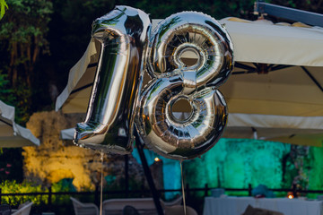 palloncini per feste di 18 anni