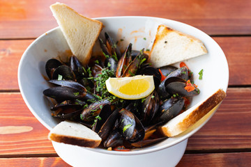 Sehllfish with lemon and toast